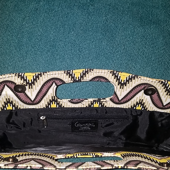 Clutch - Picture 7 of 8